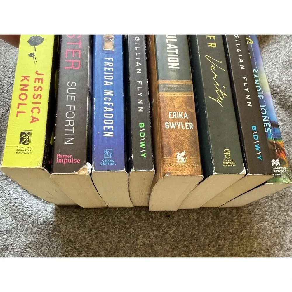8 Book Thriller Mystery Lot‎ Flynn Hoover McFadden Verity Housemaid
